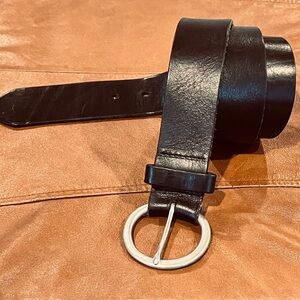 Gap 1969 Black Leather Belt Size Large with Solid Brass Buckle